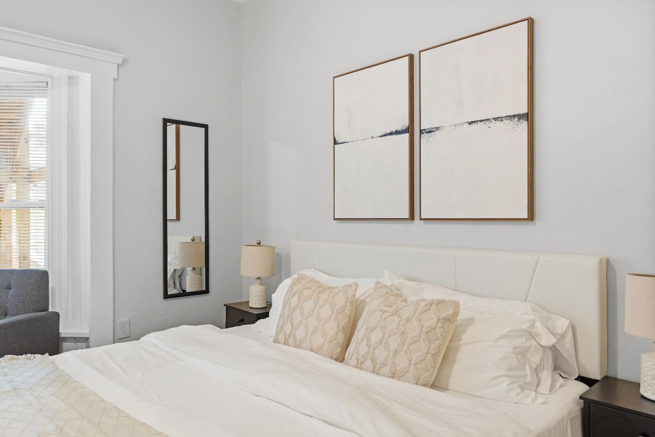 You’ll feel enveloped in warmth in this charming room with its rich wood accents and inviting bed. Wake up refreshed, surrounded by rustic coziness, and enjoy the perfect mix of comfort and natural vibes