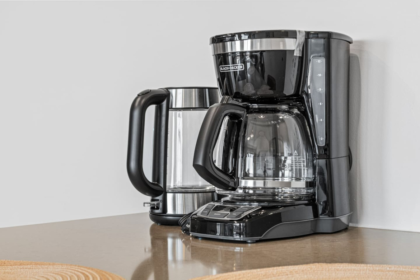 You’ll love the convenience of this fully equipped kitchen, where you can brew coffee, cook meals, or prepare snacks. The cozy layout and warm ambiance make cooking here a delightful part of your stay.