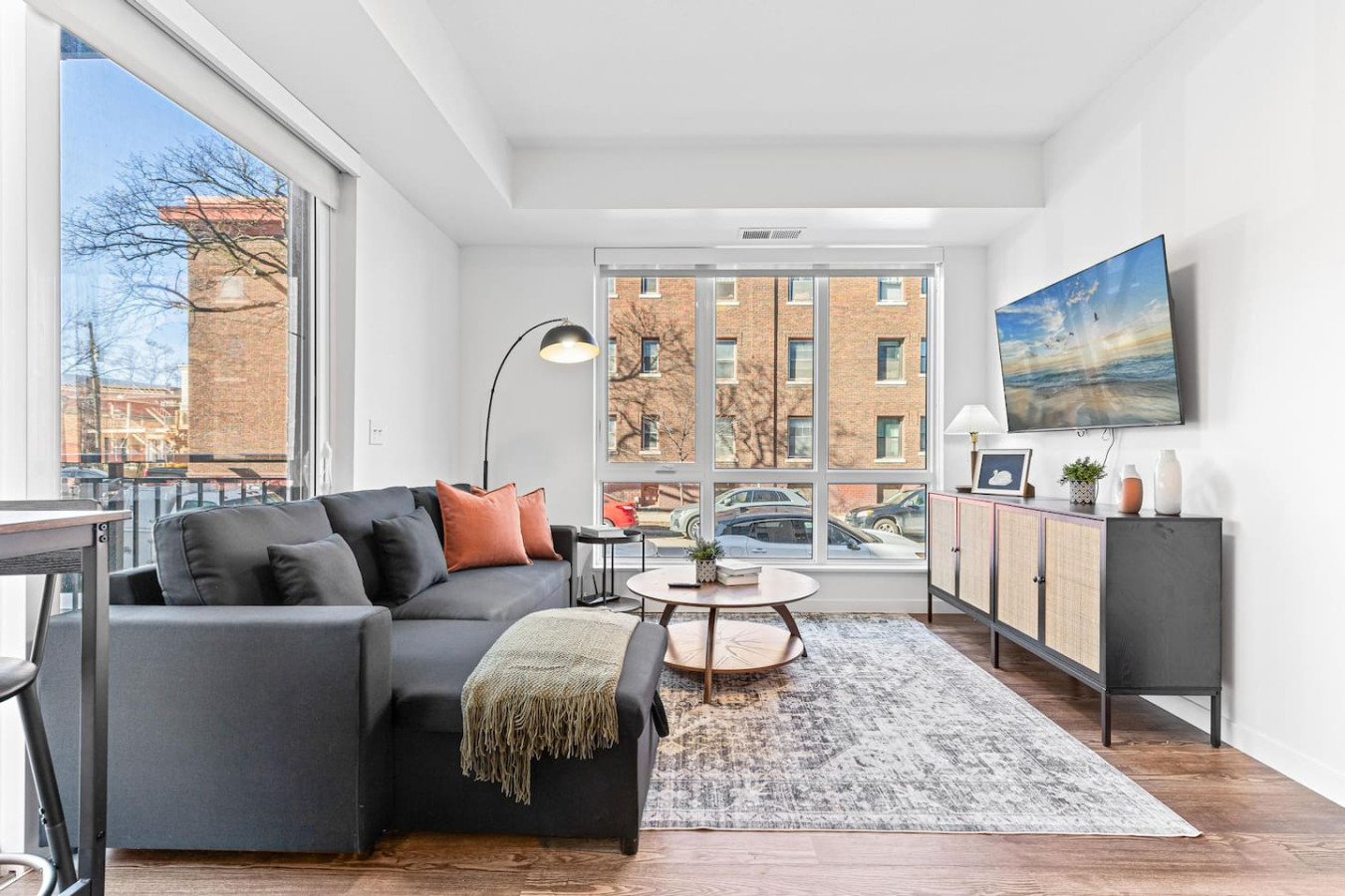 Elegant 2BR Getaway|Stylish Stay with Top Amenitie