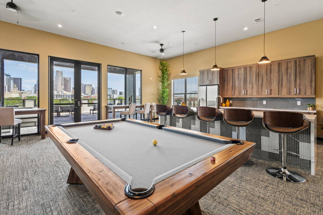 Lounge Area with Pool Table
