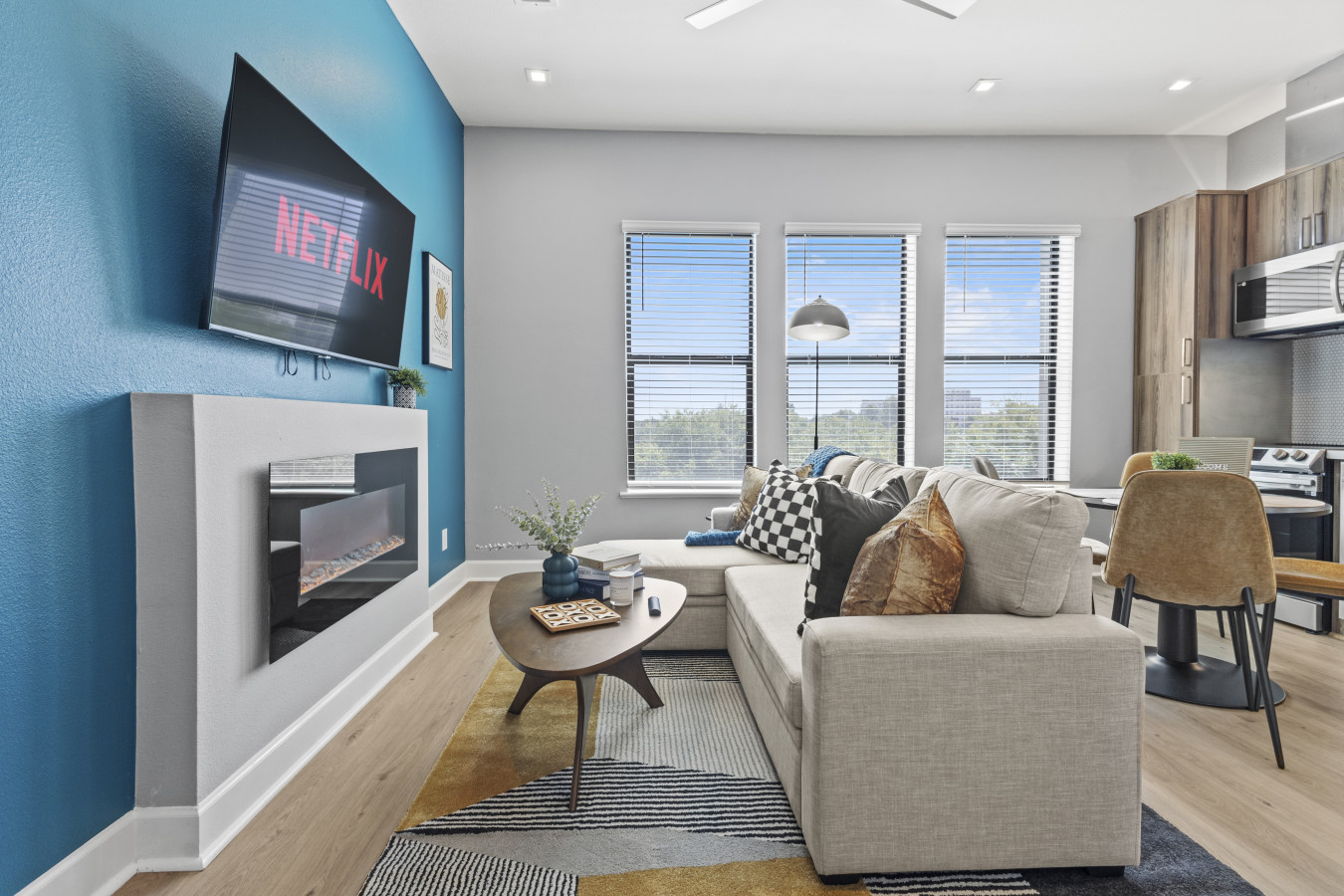 New Build Lux Apt | Near DT | Gym | Parking + View
