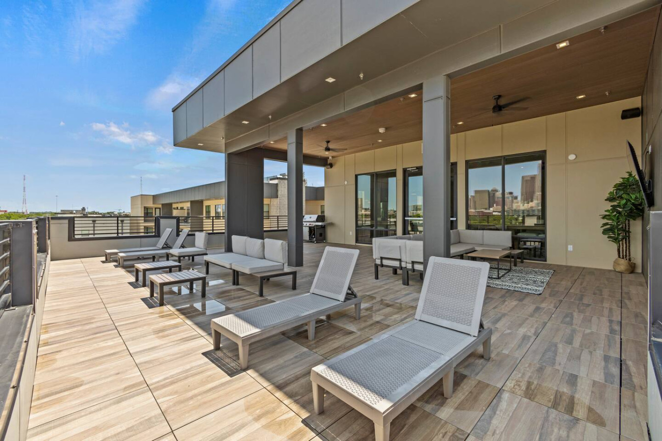 Shaded Patio – Recliners & privacy