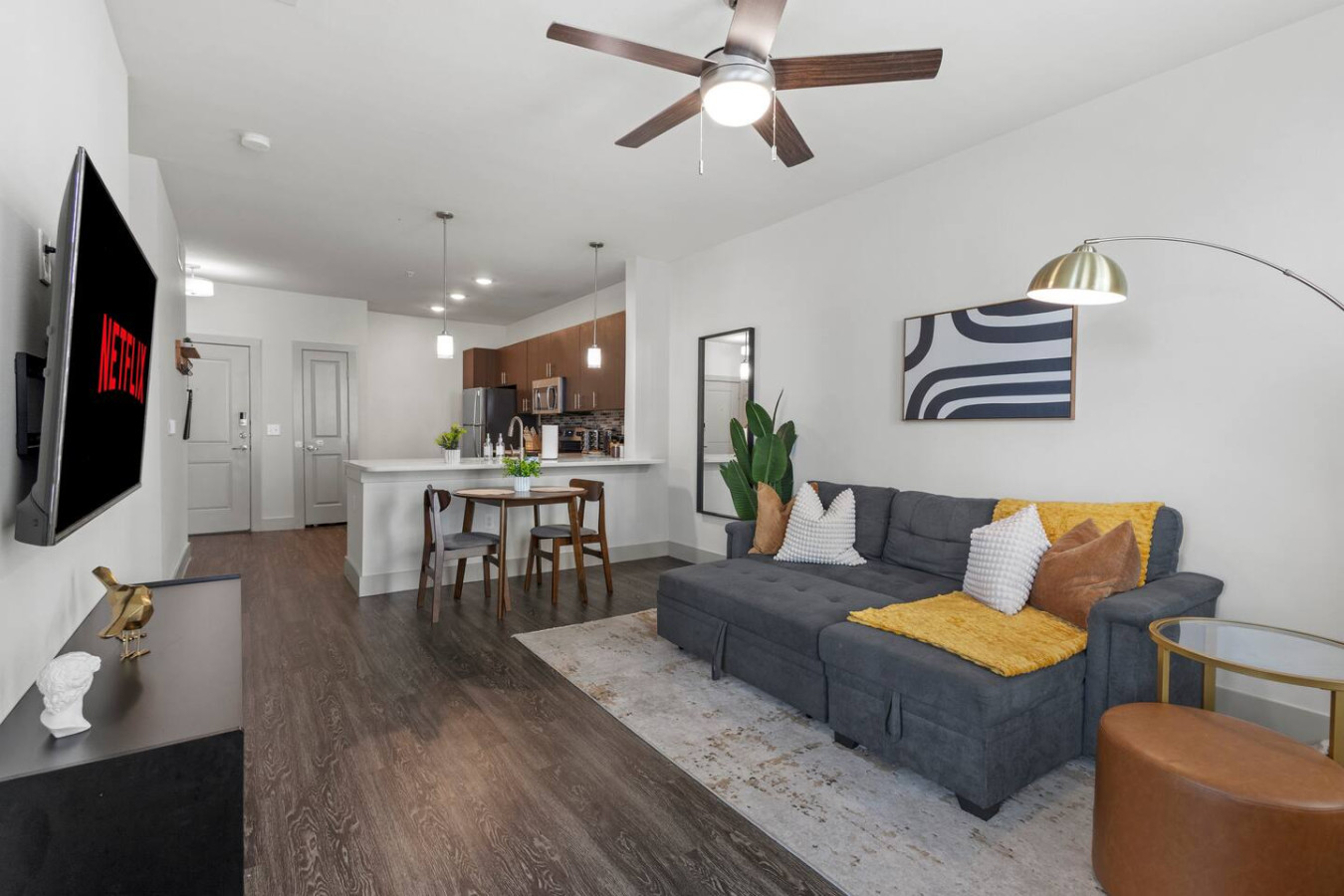 Beautiful 1-BR Apartment at Midtown Resort