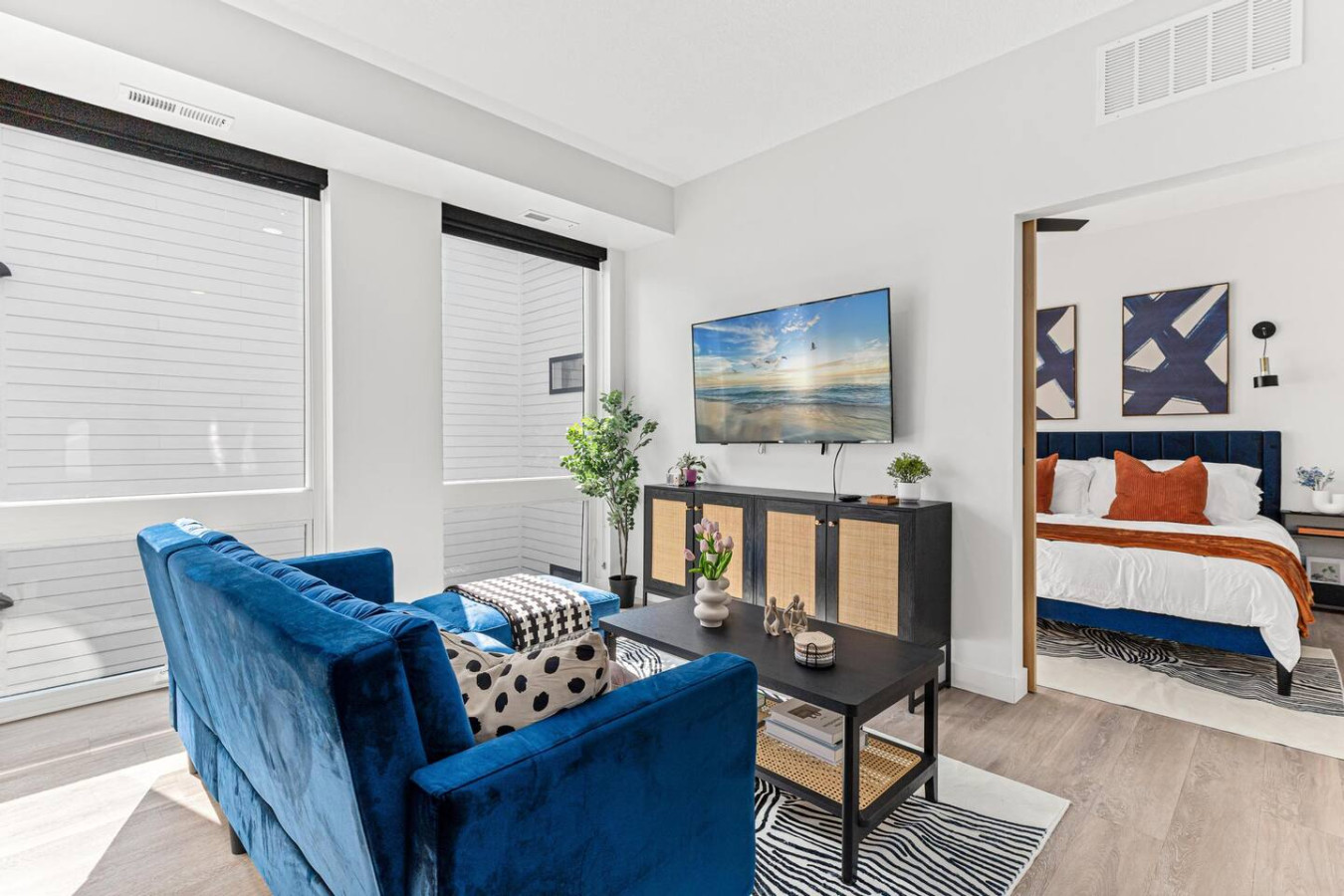 Stay connected effortlessly with fast, free Wi-Fi throughout the living area.