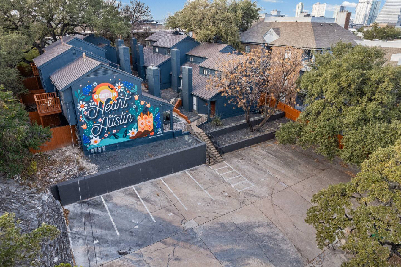 On-site parking with quick access to downtown Austin