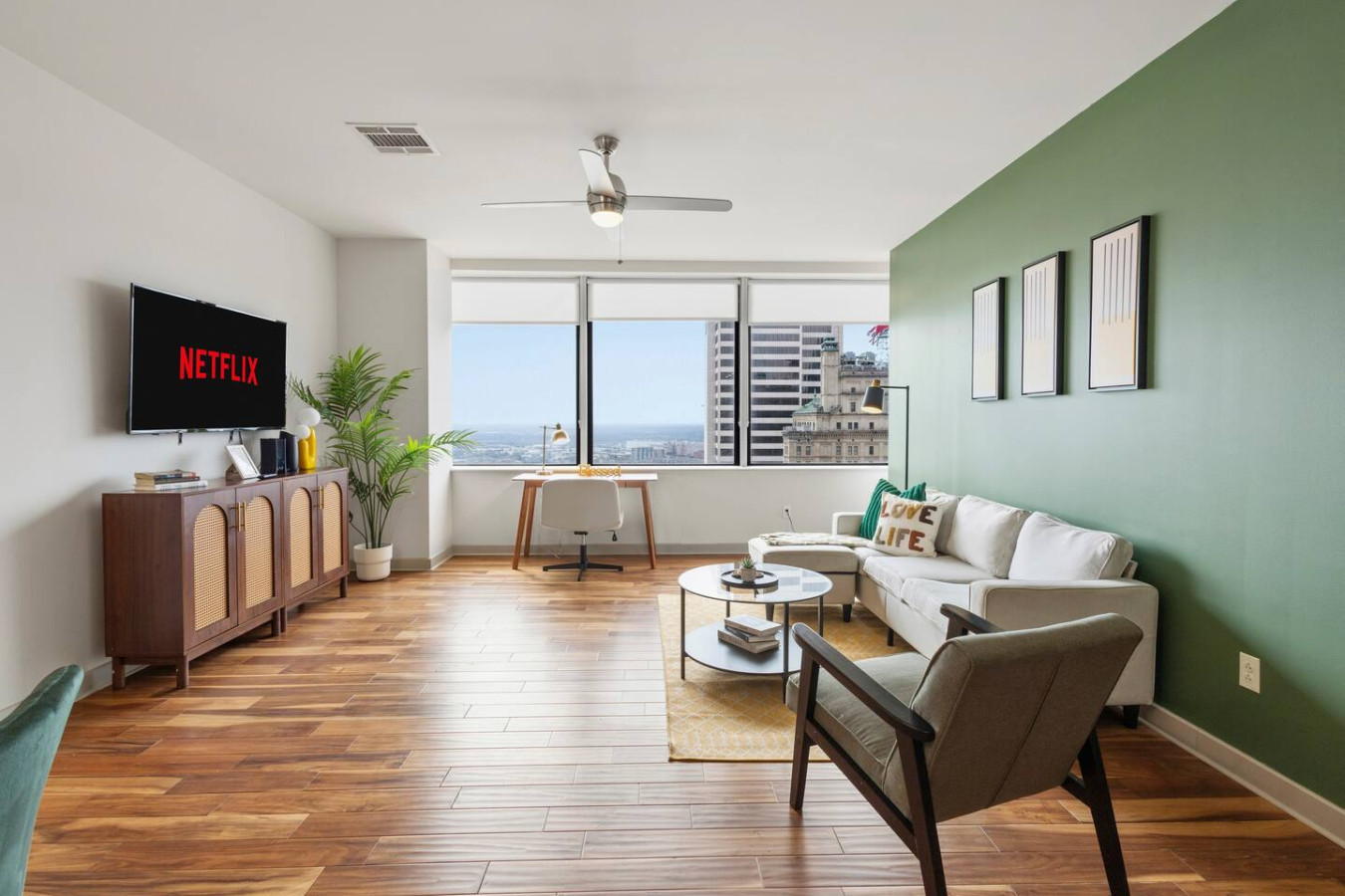1 Bedroom flat, great view and swimming pool- Dallas Downtown