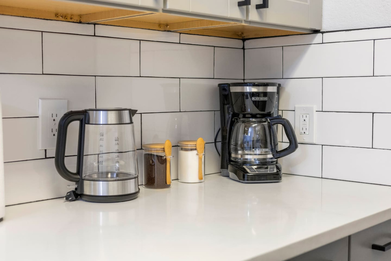 Coffee machine and hot water kettle