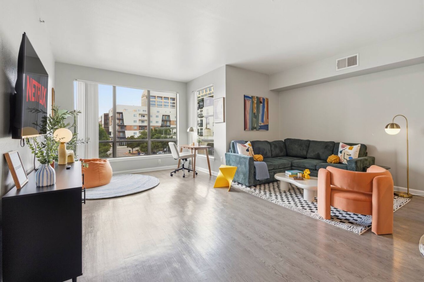1BR Dallas Retreat | Pool | Gym | Free Parking