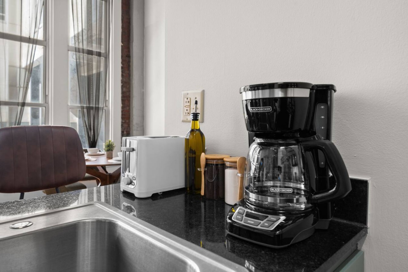 Filter coffee machine and toaster.