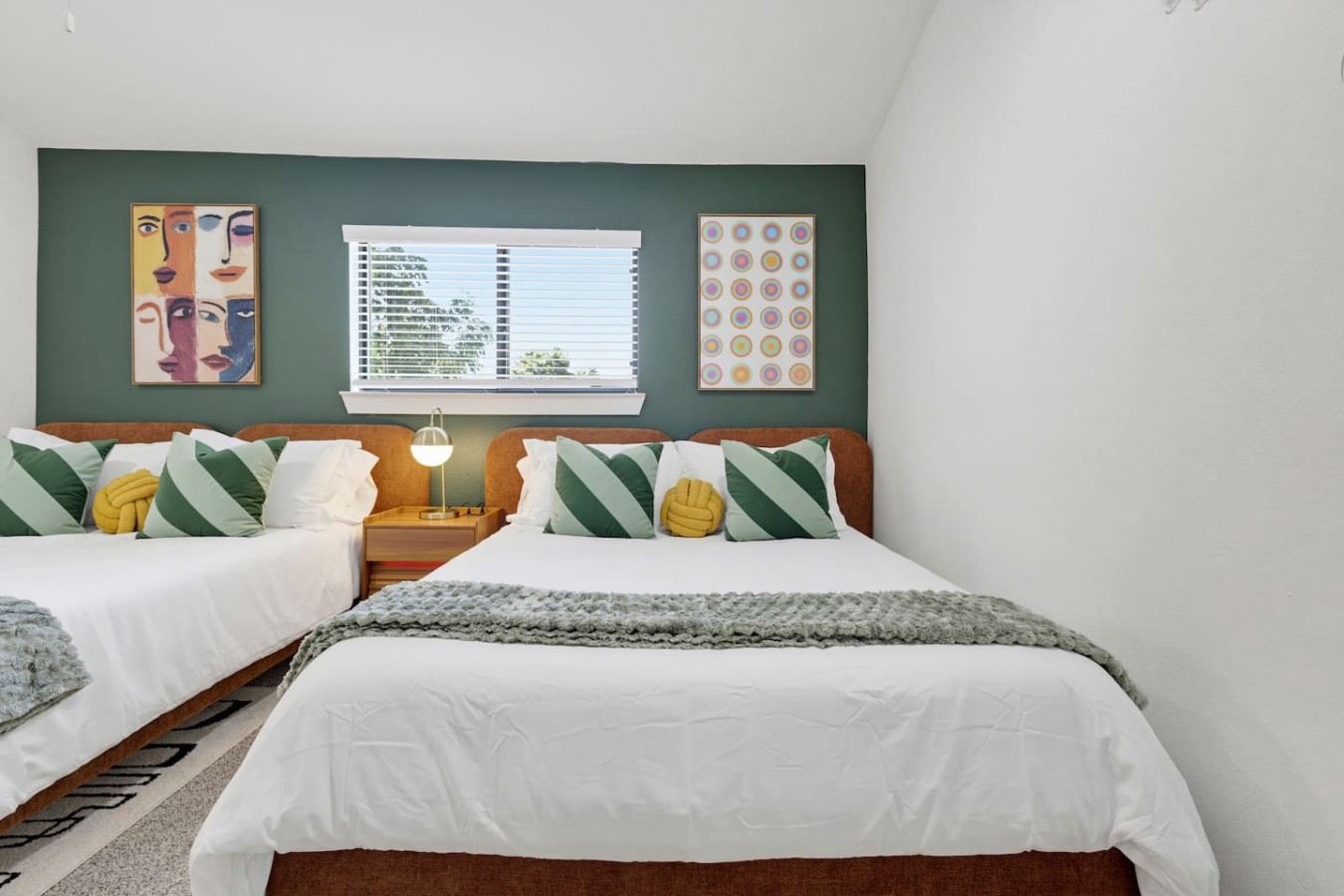 2 Queen Beds In Loft Area