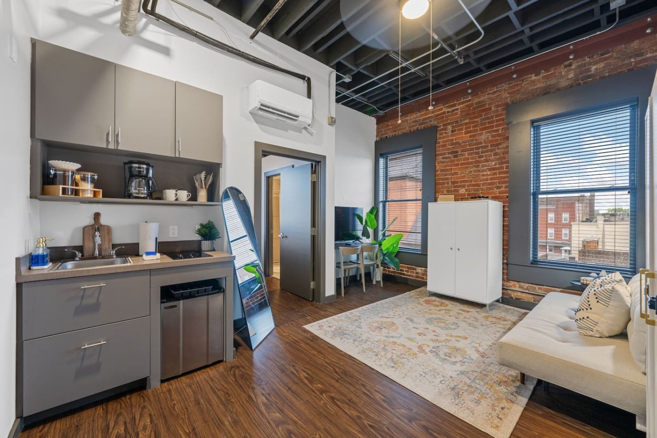 1BR Heart of D/T, near Discovery Museum, AT&T