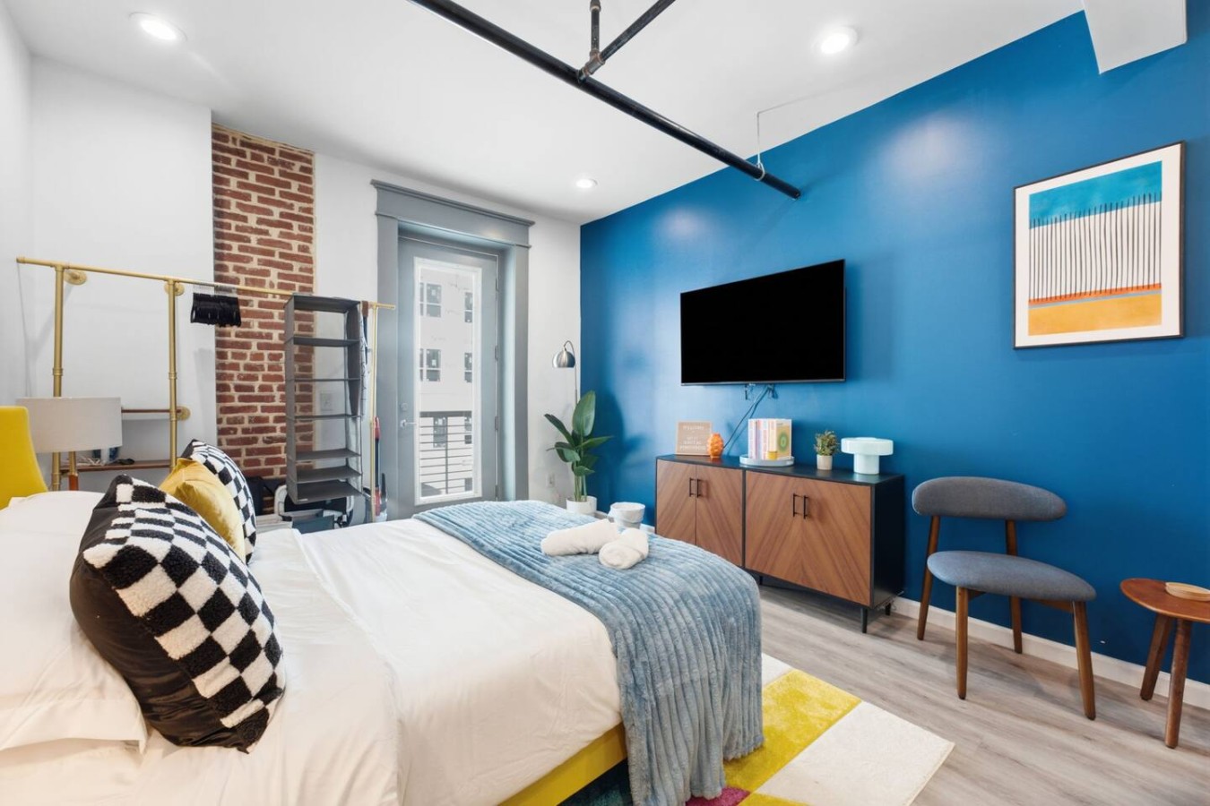 Luxury Studio Living: Sleeps 2; Heart of Columbus