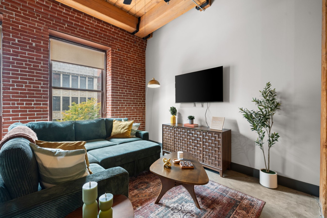 Designed for Comfort & Connection – Enjoy seamless flow between the kitchen, dining area, and comfortable living room.
