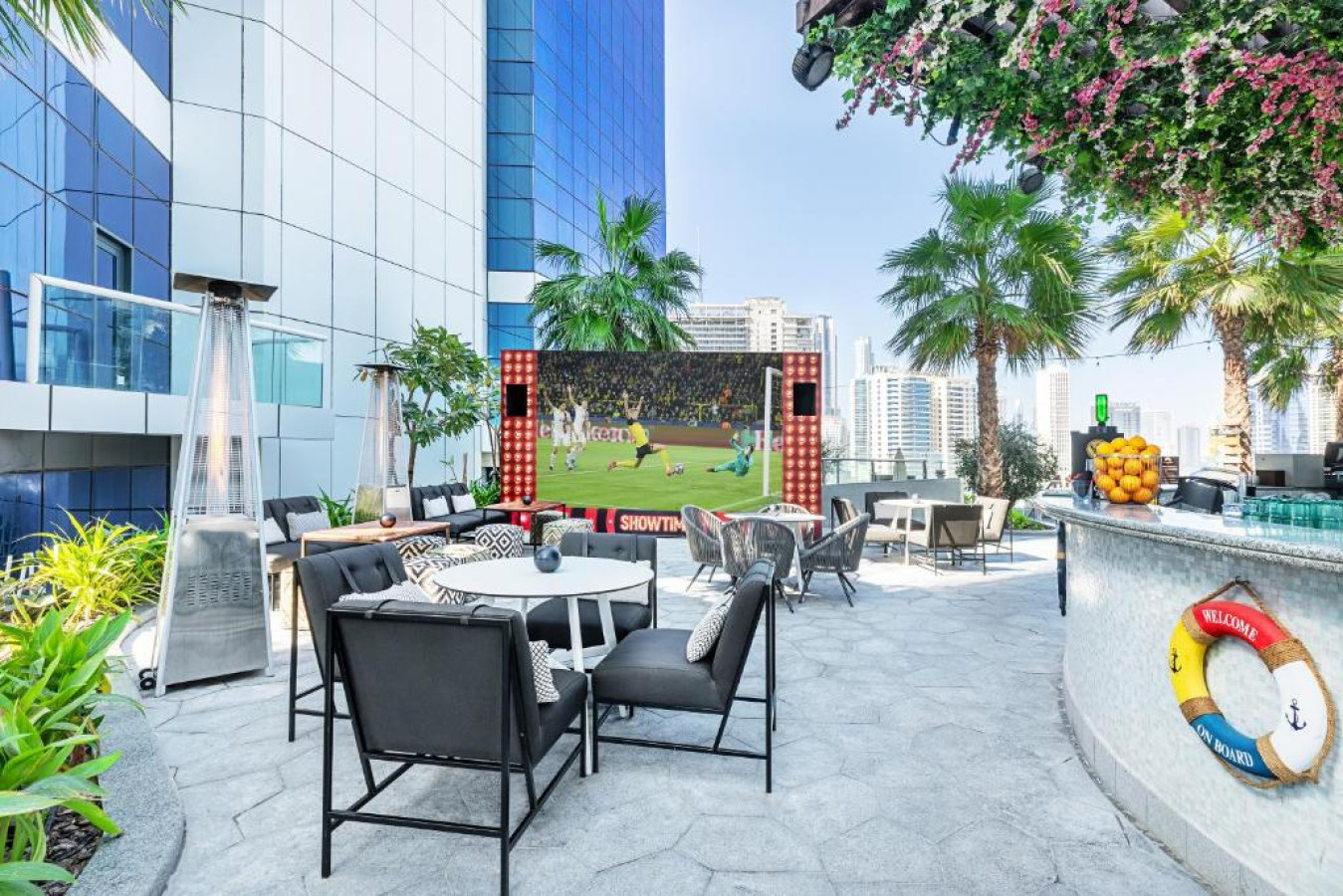 Stylish 1-Bedroom Apartment in DAMAC Paramount B
