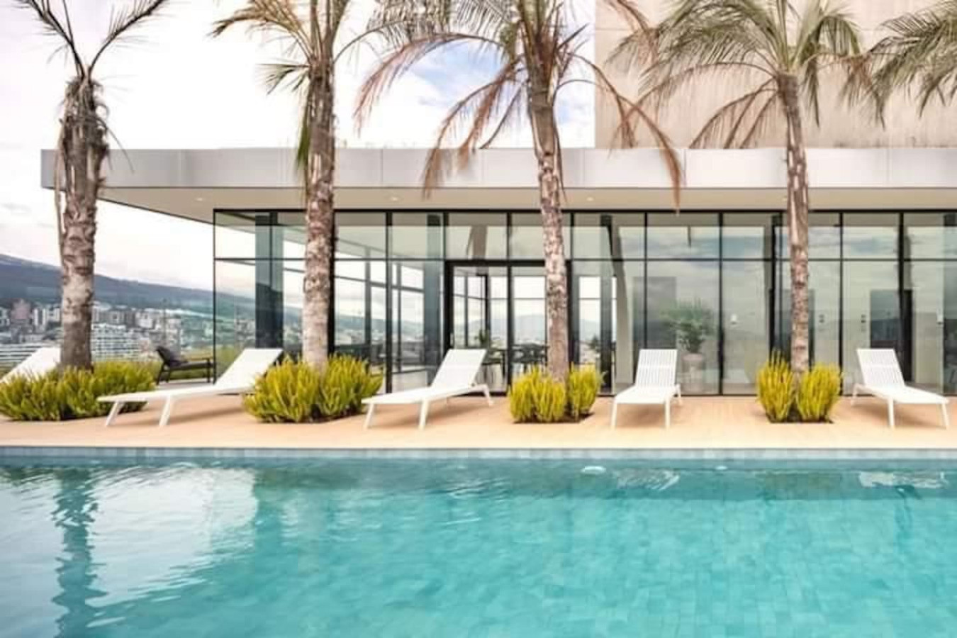 Suite con Piscina de Lujo y Jacuzzi