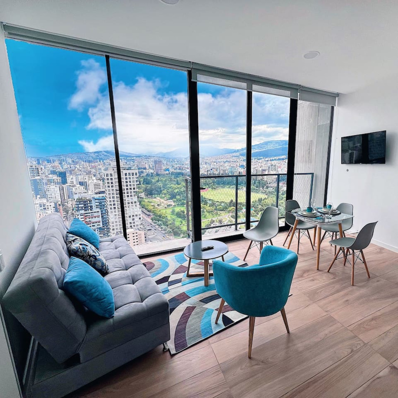 Vive Quito Desde el Edificio Más Alto | Piso 28