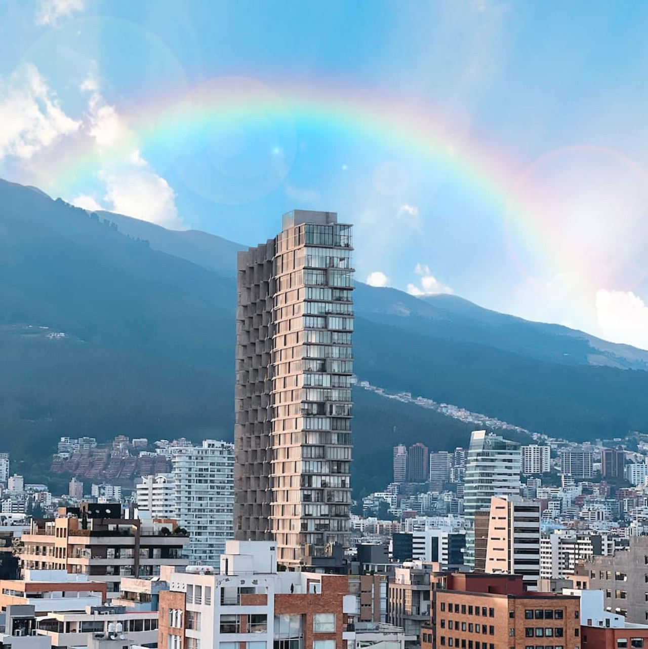Prestigioso Departamento en el edificio IQON