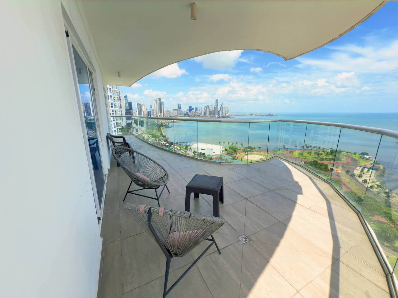 The Sands | Balcon Increible