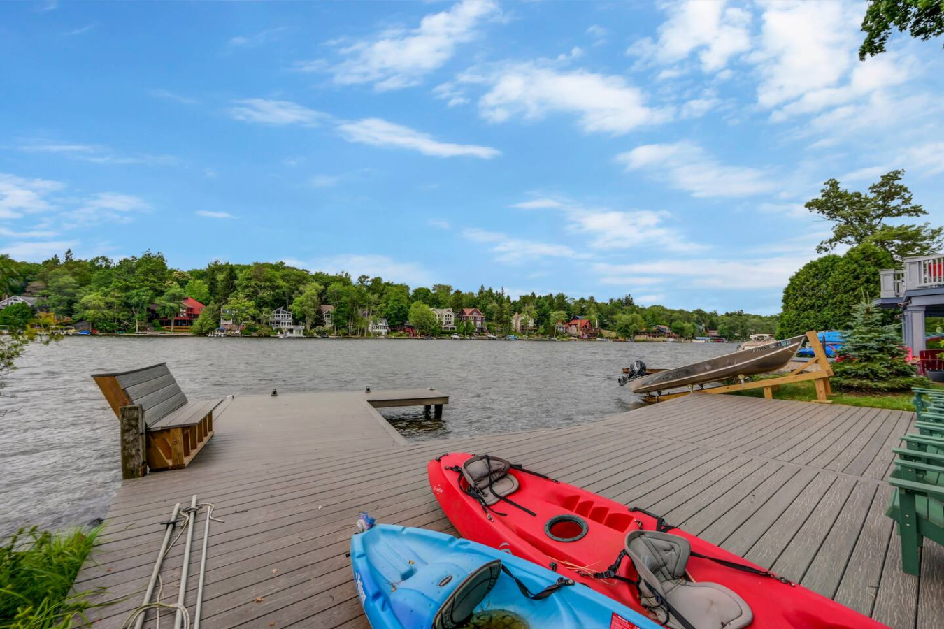 Beautiful Lakefront Lodge: NEW listing DISCOUNT