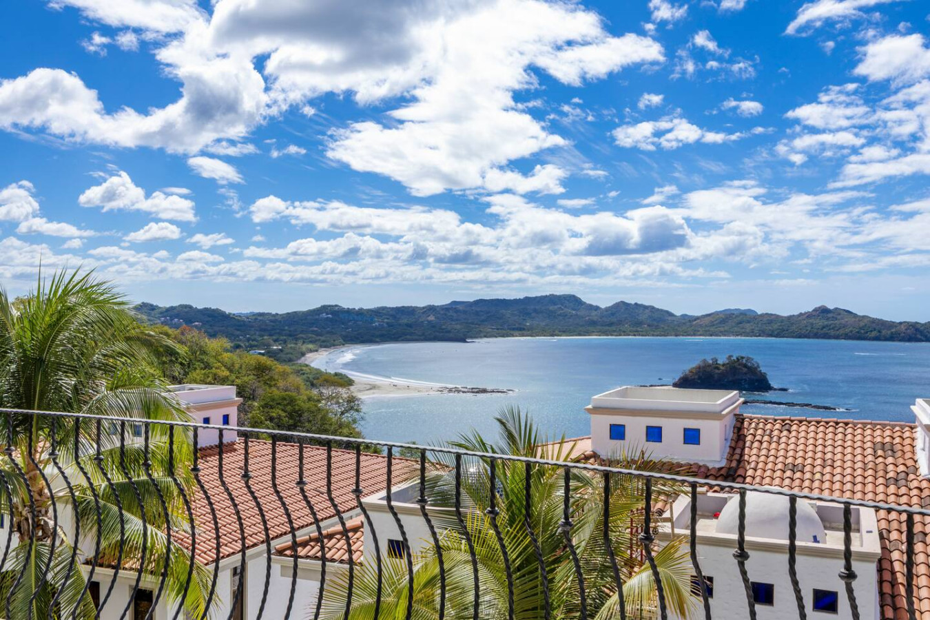 2BR | Luxury Condo, Two Pools, Ocean Views. — luxury vacation rental in Playa Flamingo, Costa Rica