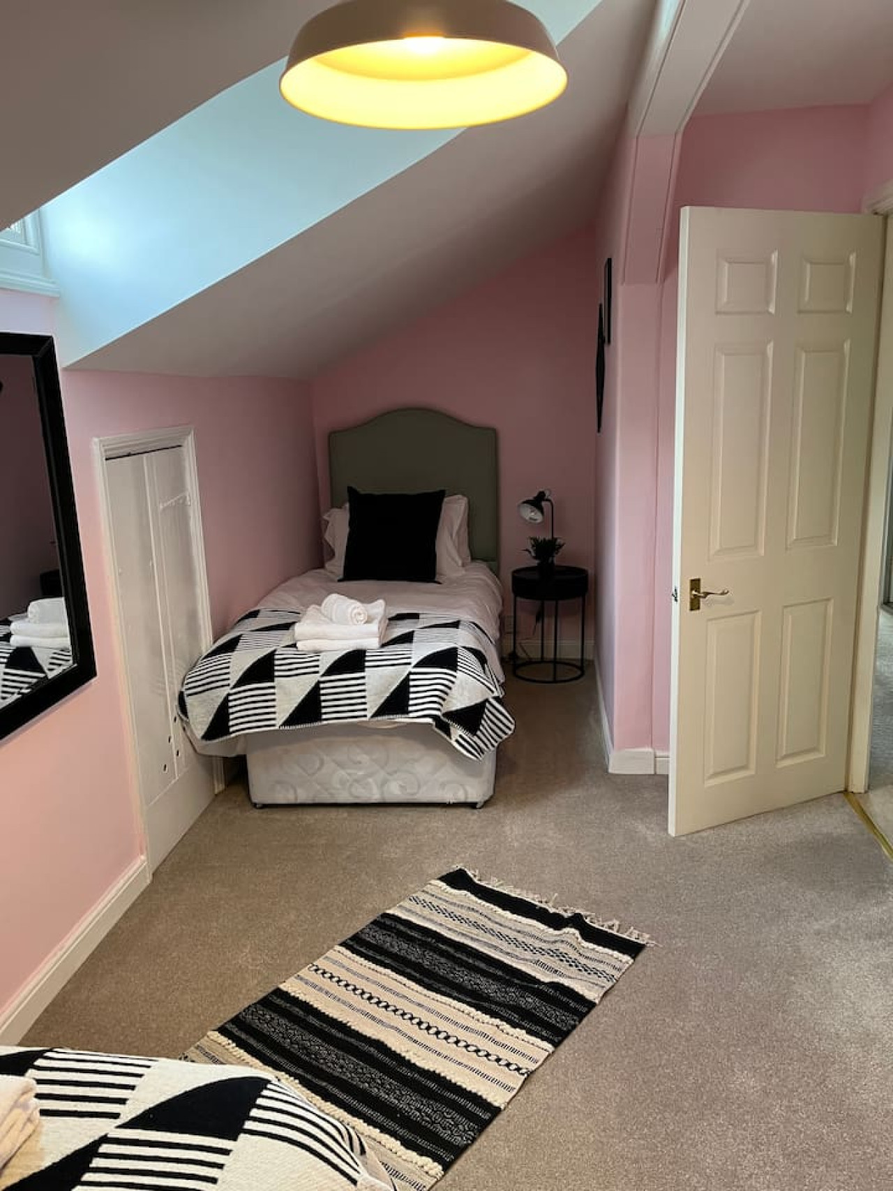 Historic Hall Wing nr York & Leeds + free Hot tub! in Church Lane - Property image 33 - VivreStays