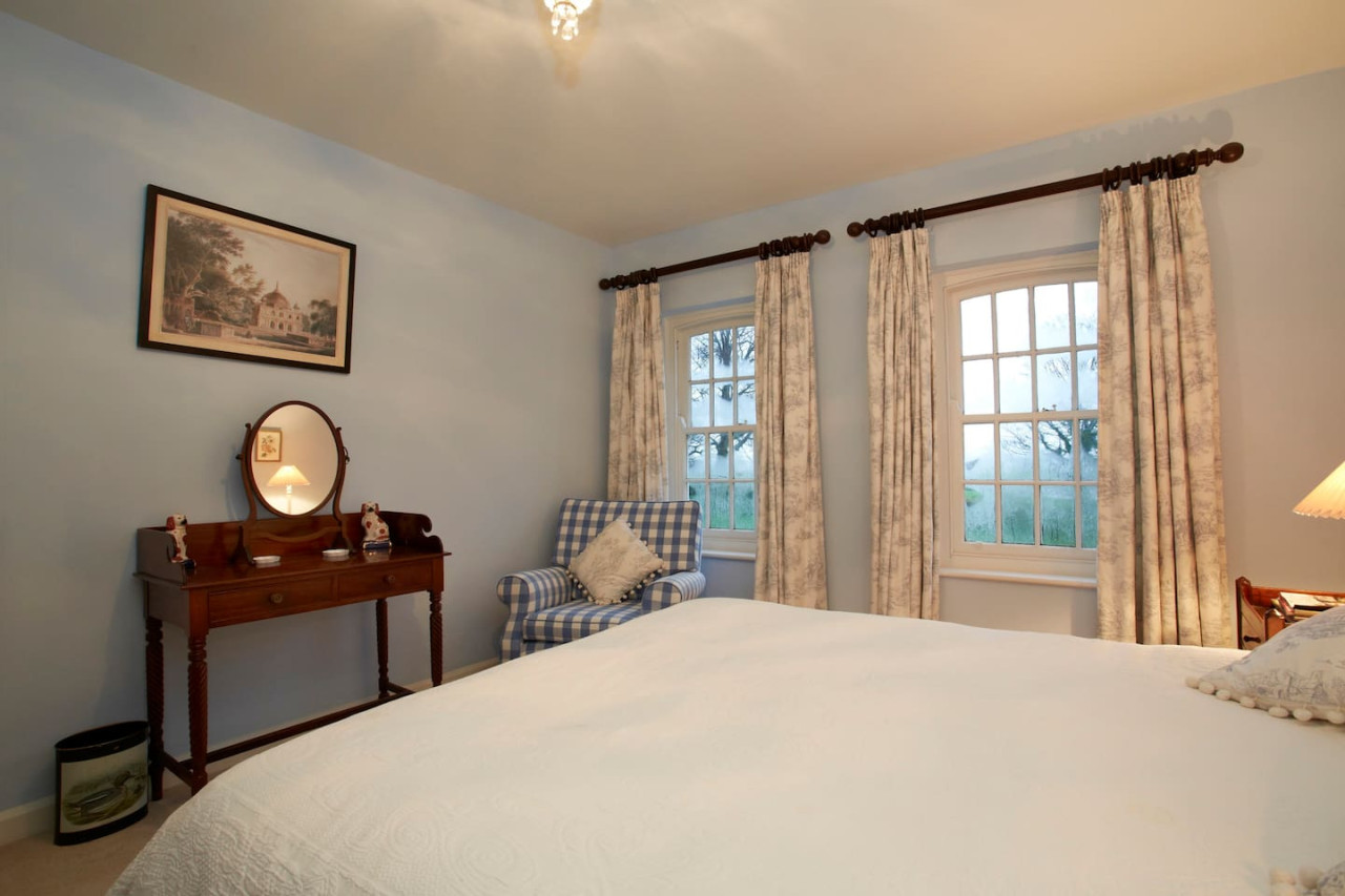 Historic Hall Wing nr York & Leeds + free Hot tub! in Church Lane - Property image 17 - VivreStays