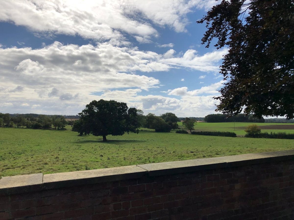 Historic Hall Wing nr York & Leeds + free Hot tub! in Church Lane - Property image 40 - VivreStays