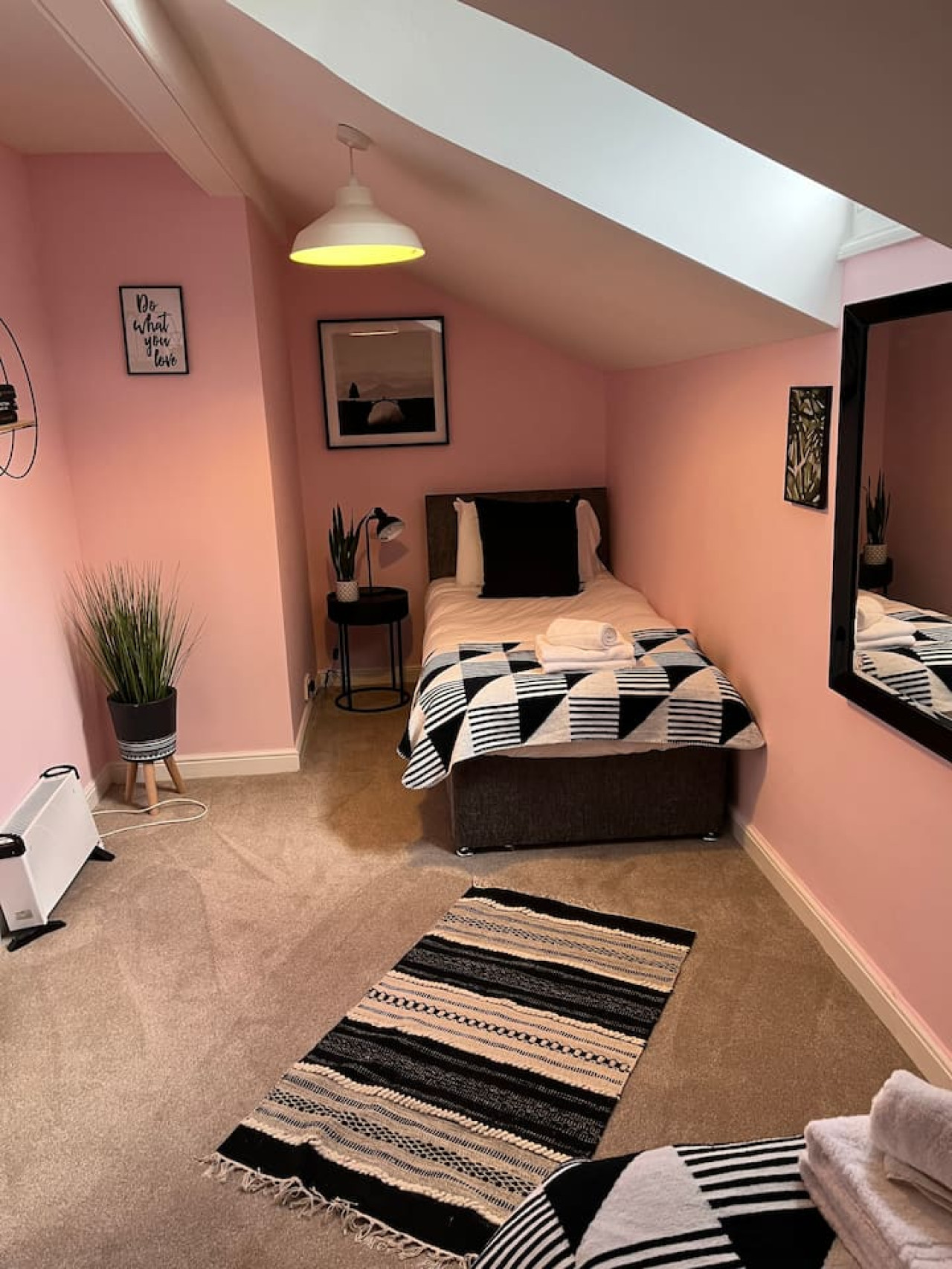 Historic Hall Wing nr York & Leeds + free Hot tub! in Church Lane - Property image 32 - VivreStays