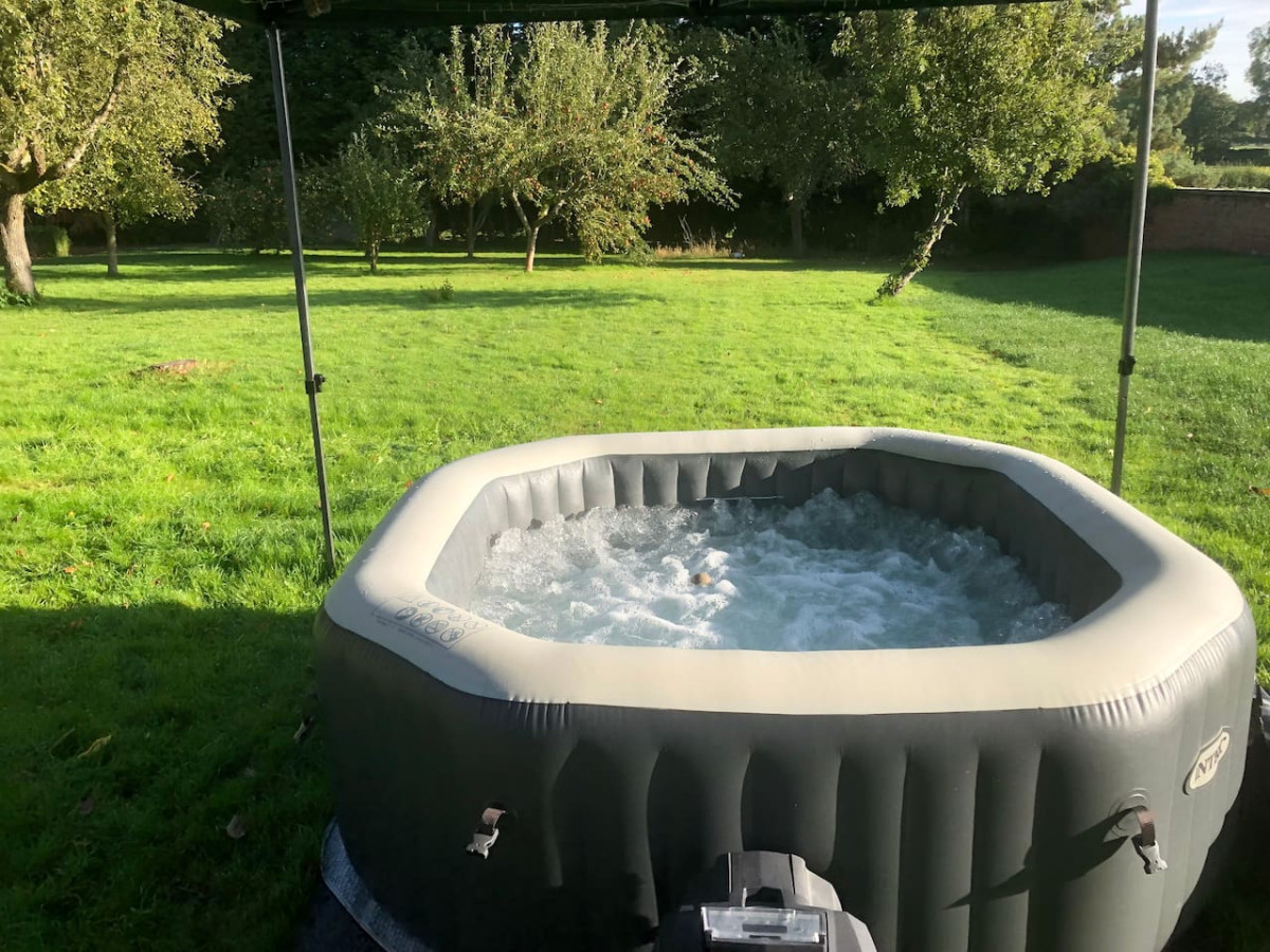 Historic Hall Wing nr York & Leeds + free Hot tub! in Church Lane - Property image 12 - VivreStays