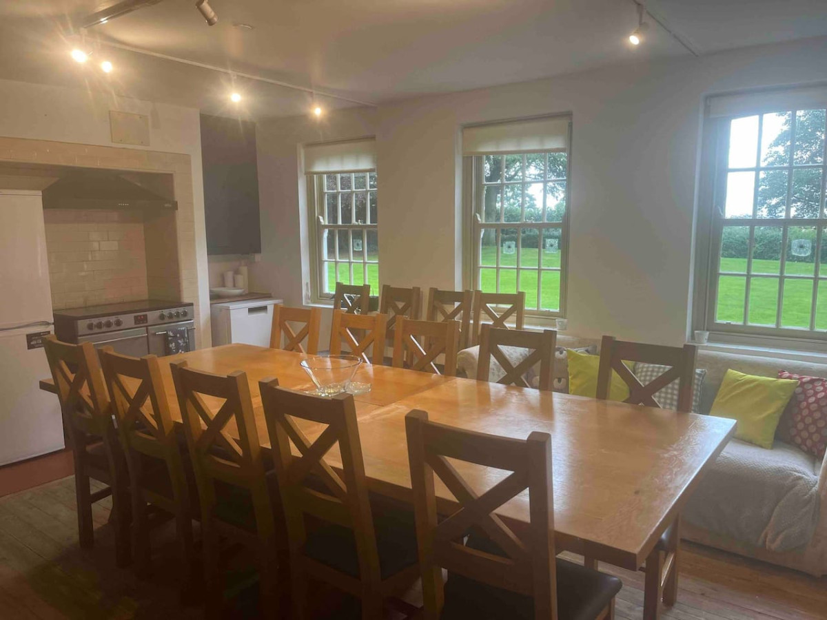 Historic Hall Wing nr York & Leeds + free Hot tub! in Church Lane - Property image 20 - VivreStays