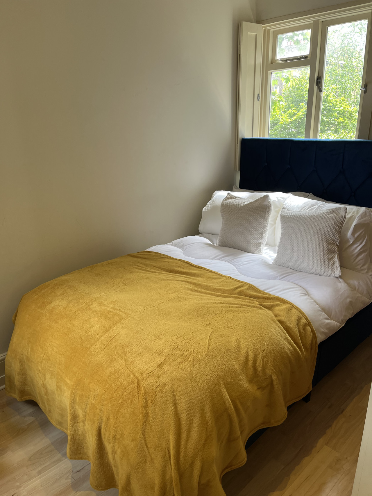 Awesome 3 bedroom Notting Hill very central with a balcony in 33 Clanricarde Gardens 1st Floor Flat - Property image 31 - VivreStays