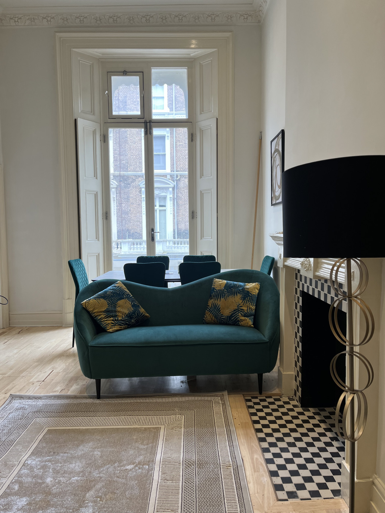 Awesome 3 bedroom Notting Hill very central with a balcony in 33 Clanricarde Gardens 1st Floor Flat - Property image 2 - VivreStays