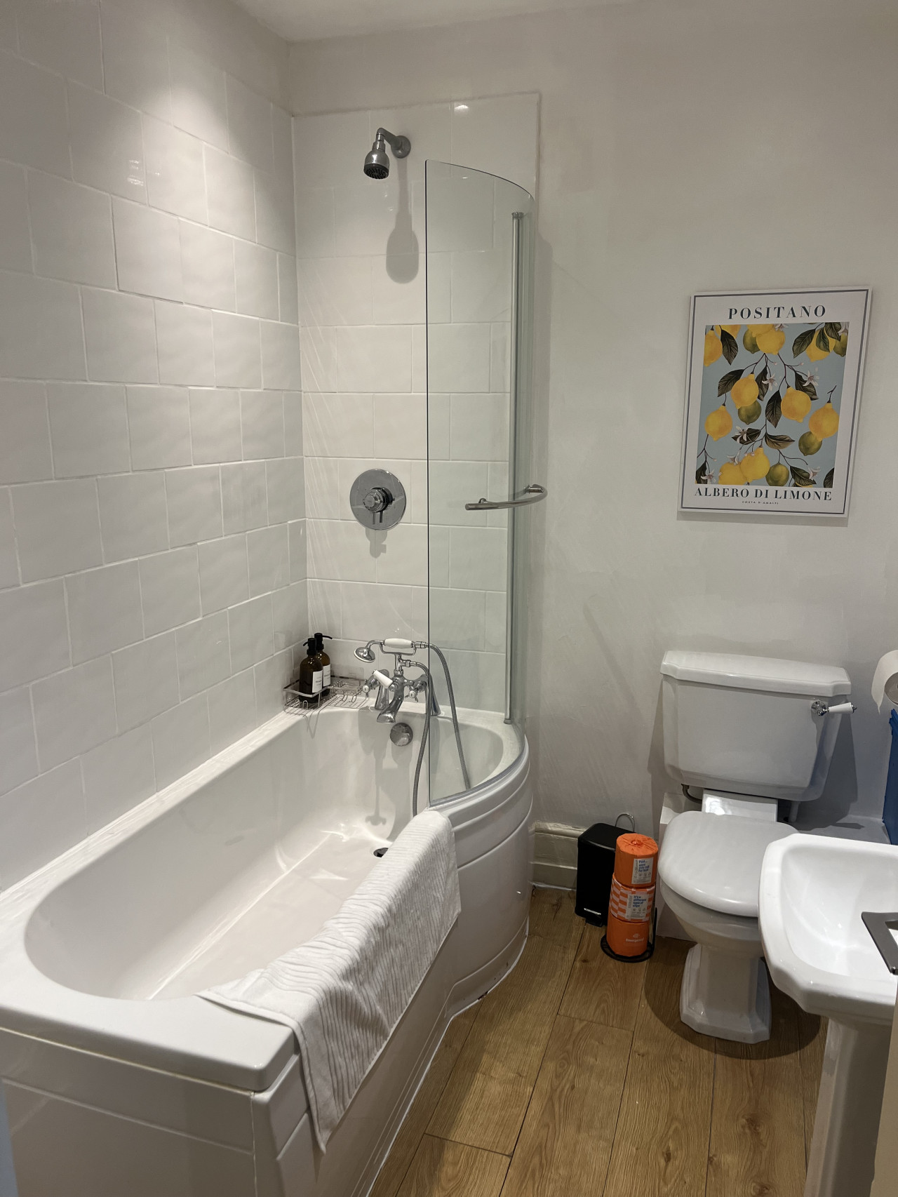 Awesome 3 bedroom Notting Hill very central with a balcony in 33 Clanricarde Gardens 1st Floor Flat - Property image 30 - VivreStays
