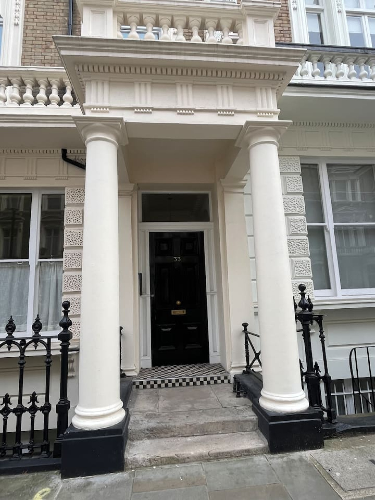 Awesome 3 bedroom Notting Hill very central with a balcony in 33 Clanricarde Gardens 1st Floor Flat - Property image 6 - VivreStays