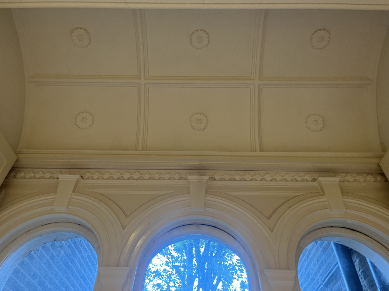 Awesome 3 bedroom Notting Hill very central with a balcony in 33 Clanricarde Gardens 1st Floor Flat - Property image 22 - VivreStays