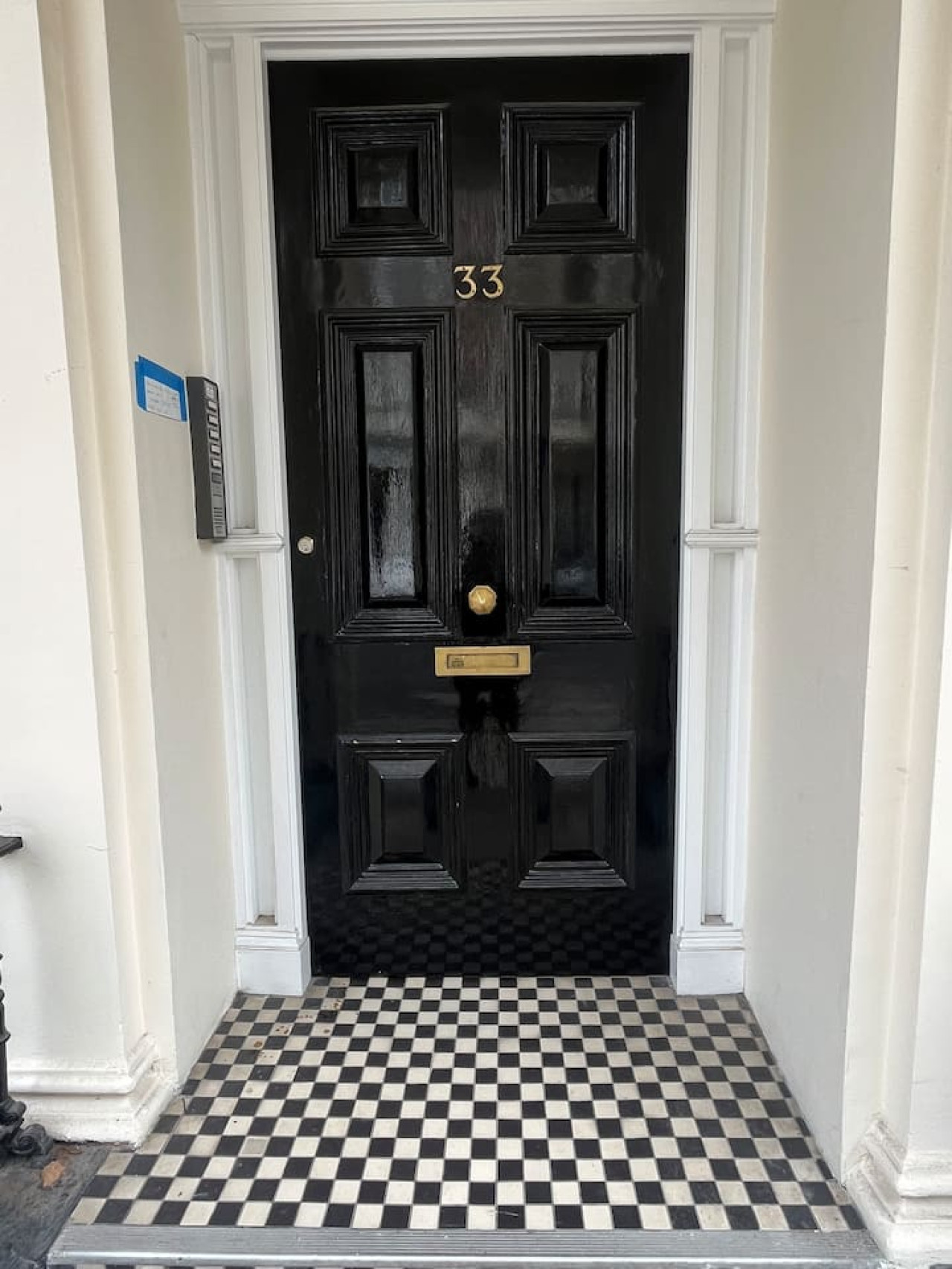 Awesome 3 bedroom Notting Hill very central with a balcony in 33 Clanricarde Gardens 1st Floor Flat - Property image 9 - VivreStays