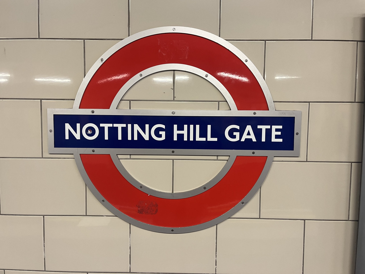Awesome 3 bedroom Notting Hill very central with a balcony in 33 Clanricarde Gardens 1st Floor Flat - Property image 35 - VivreStays