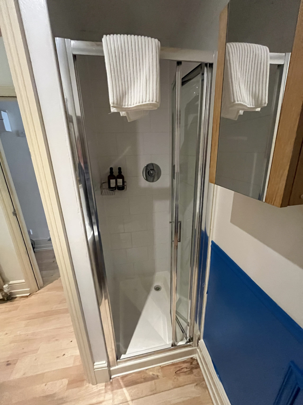 Awesome 3 bedroom Notting Hill very central with a balcony in 33 Clanricarde Gardens 1st Floor Flat - Property image 24 - VivreStays