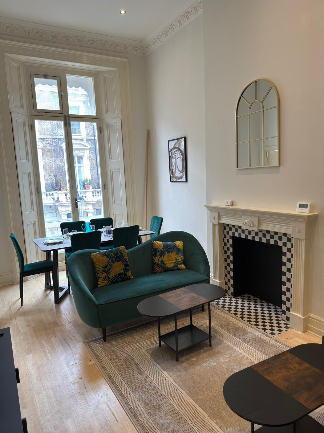 Awesome 3 bedroom Notting Hill very central with a balcony in 33 Clanricarde Gardens 1st Floor Flat - Property image 12 - VivreStays