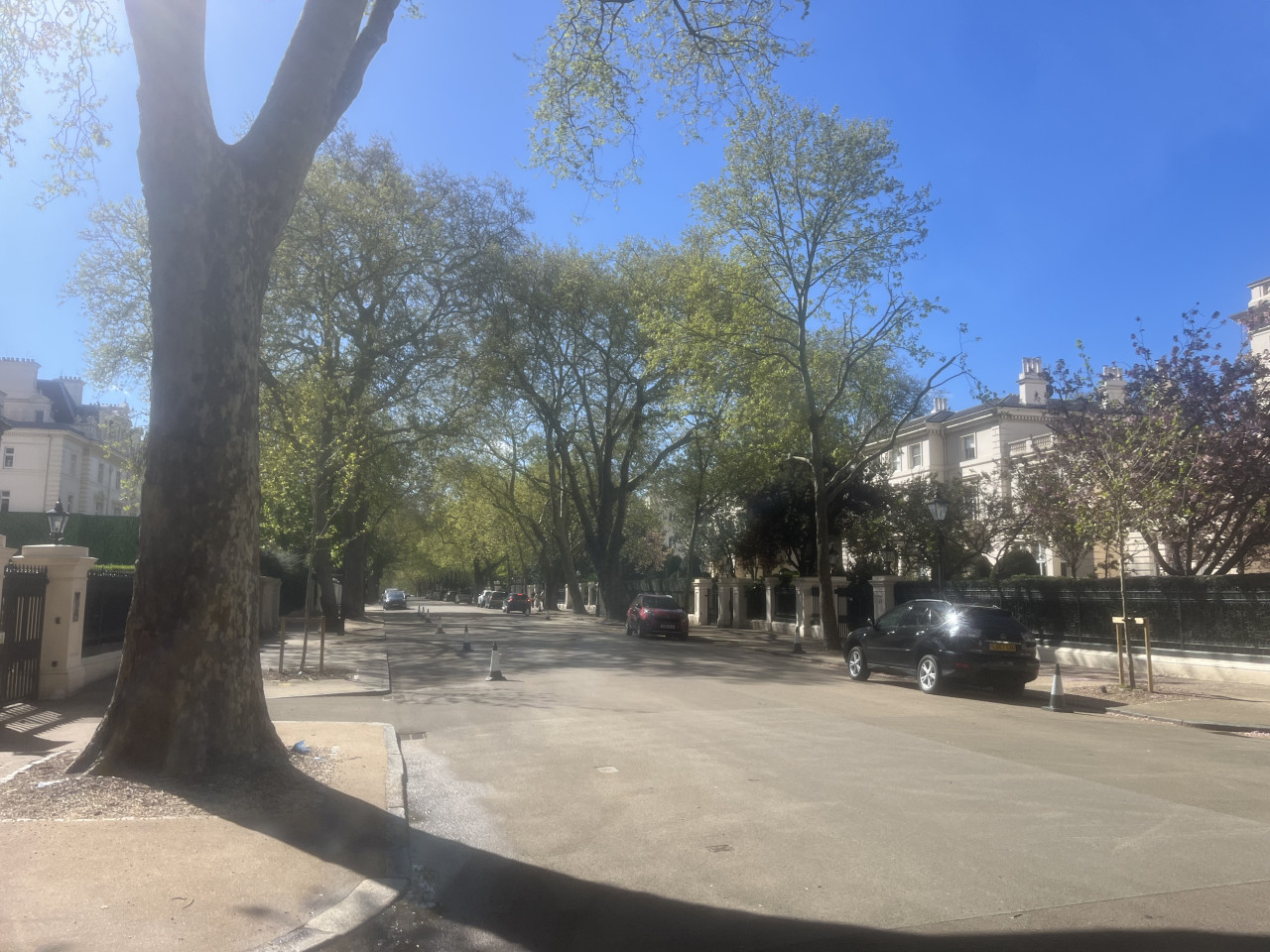 Awesome 3 bedroom Notting Hill very central with a balcony in 33 Clanricarde Gardens 1st Floor Flat - Property image 41 - VivreStays