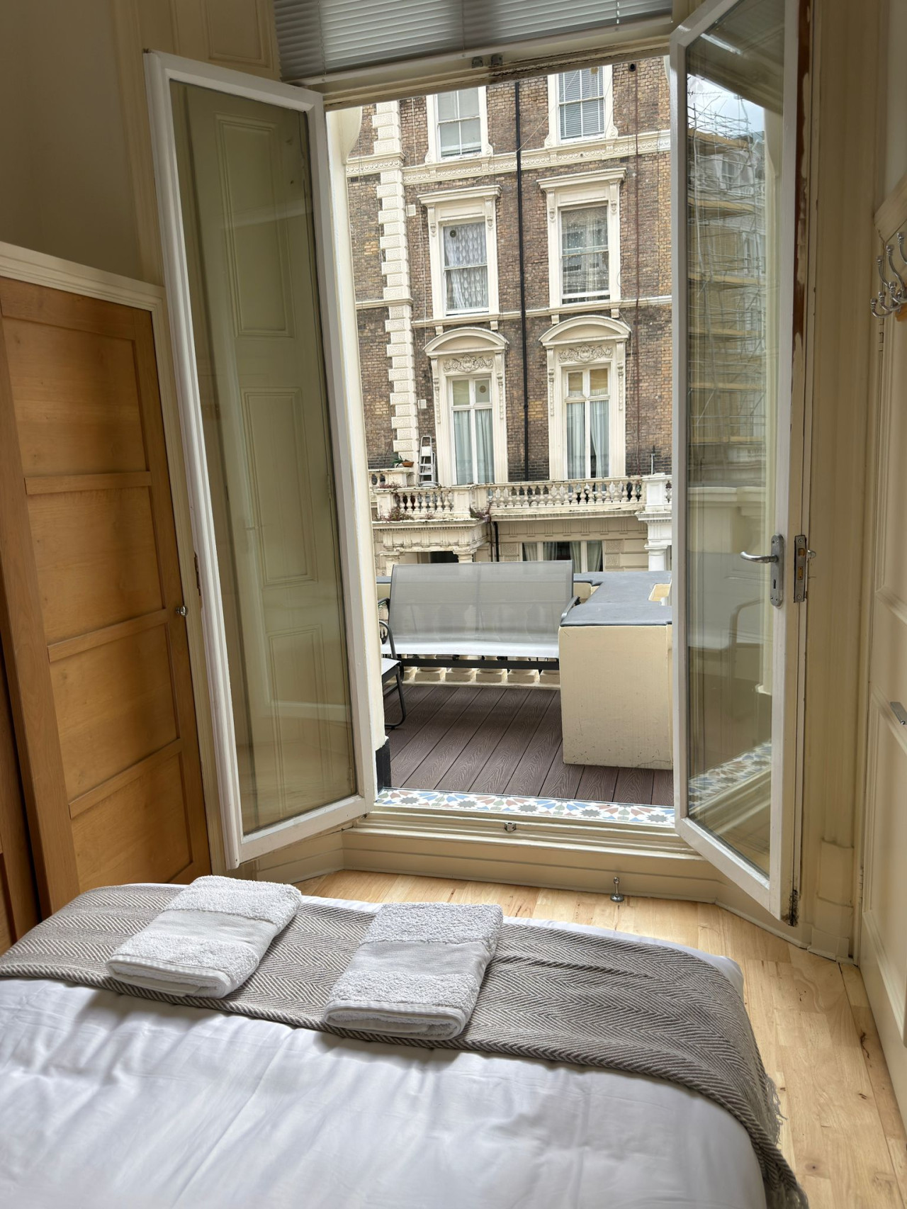 Awesome 3 bedroom Notting Hill very central with a balcony in 33 Clanricarde Gardens 1st Floor Flat - Property image 27 - VivreStays