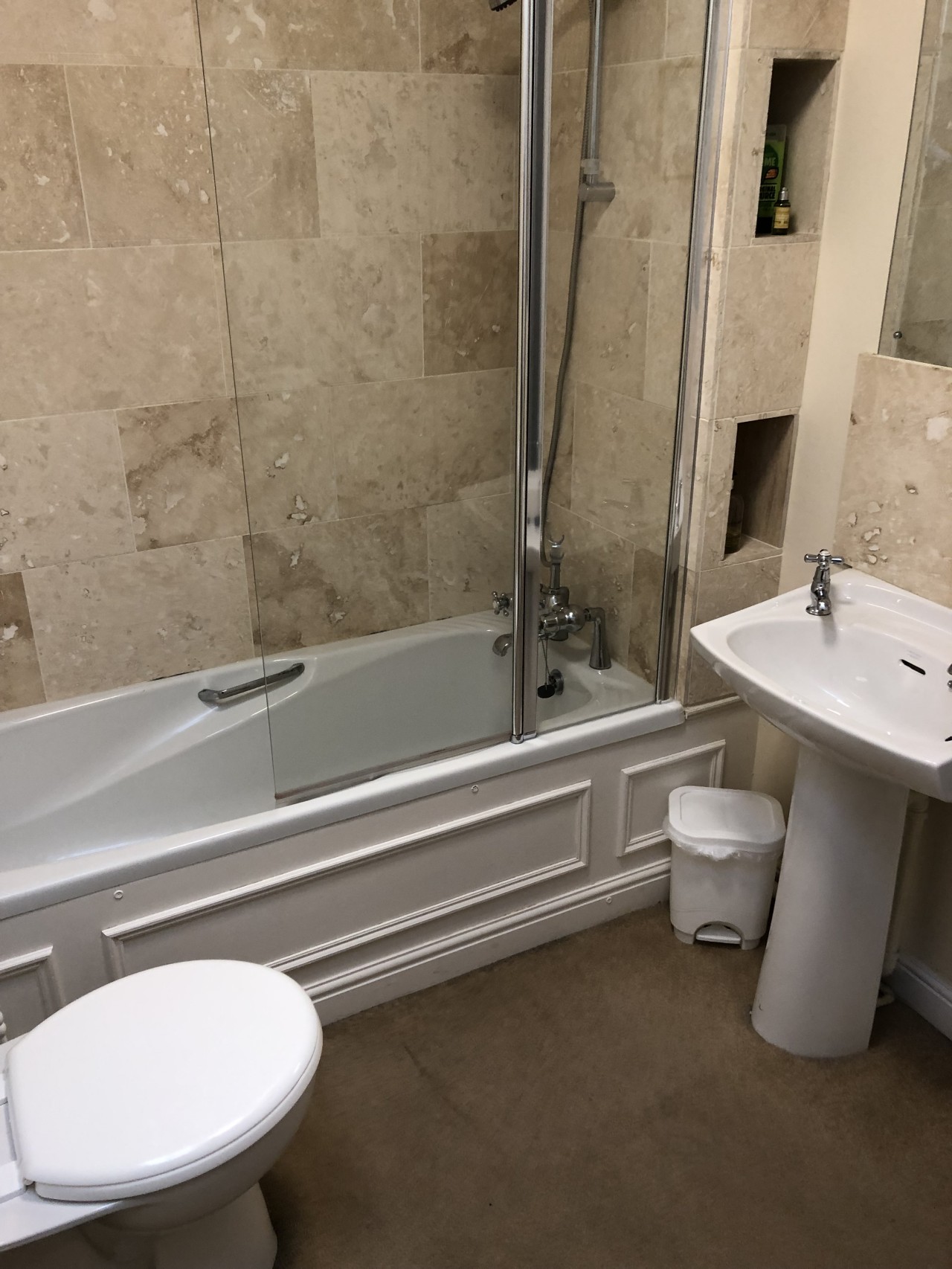 Exclusive Apartment at Historic Hall with hard tennis court in Church Lane, Wighill, England, United Kingdom, LS24 8BG - Property image 6 - VivreStays