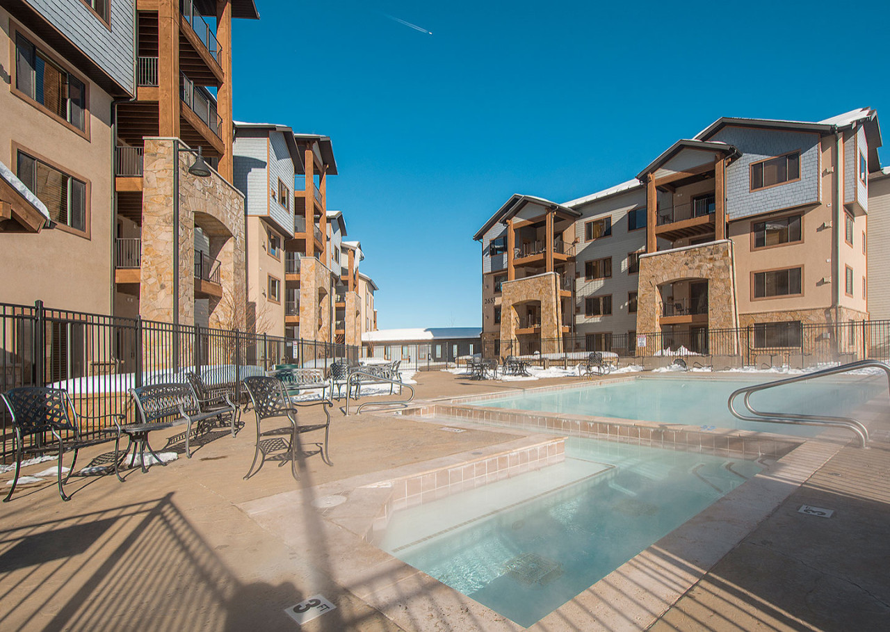 Silverado-Lodge_Exterior-winter_Pool.jpg