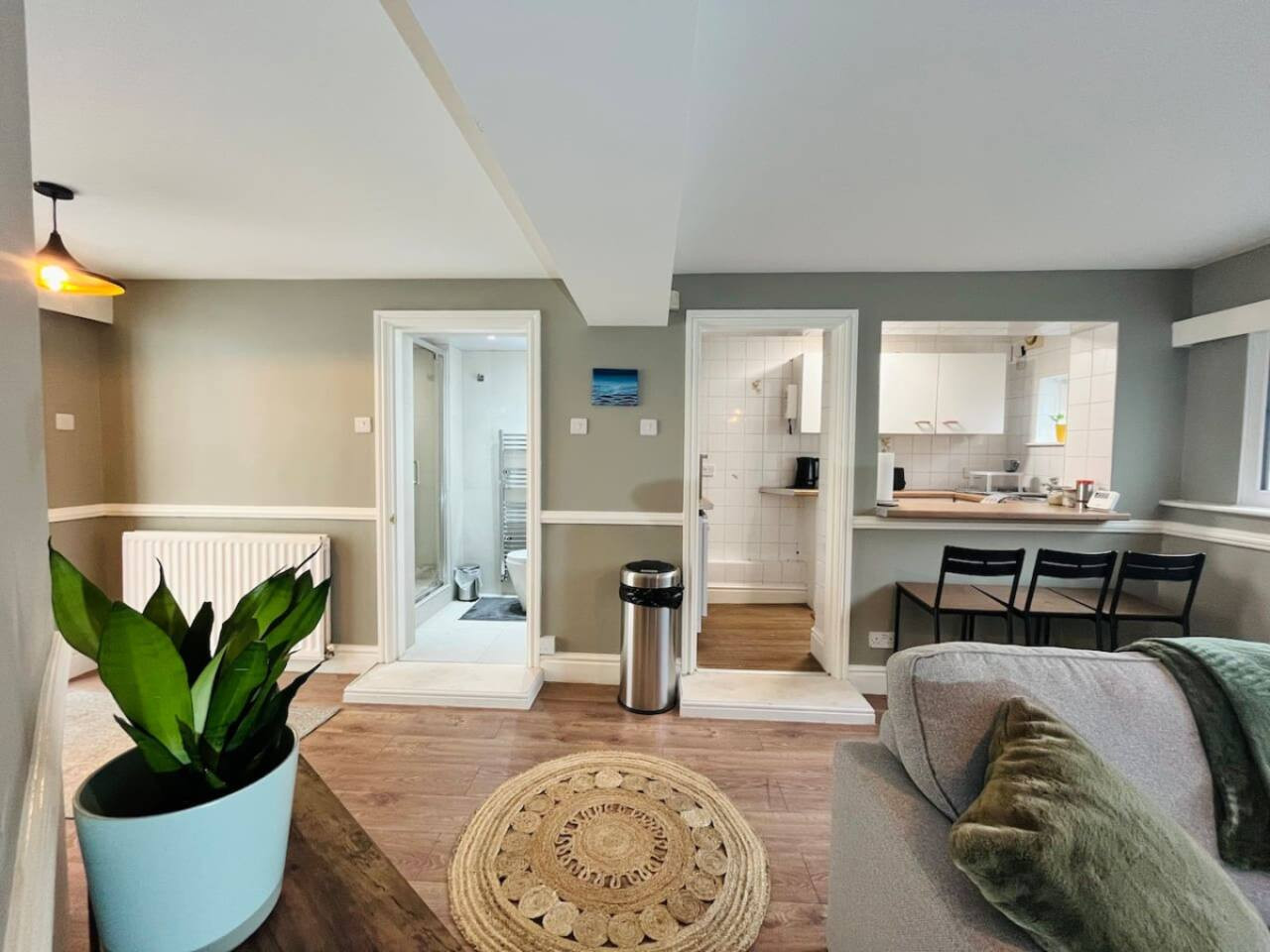 Private apartment with patio in Mossley Hill