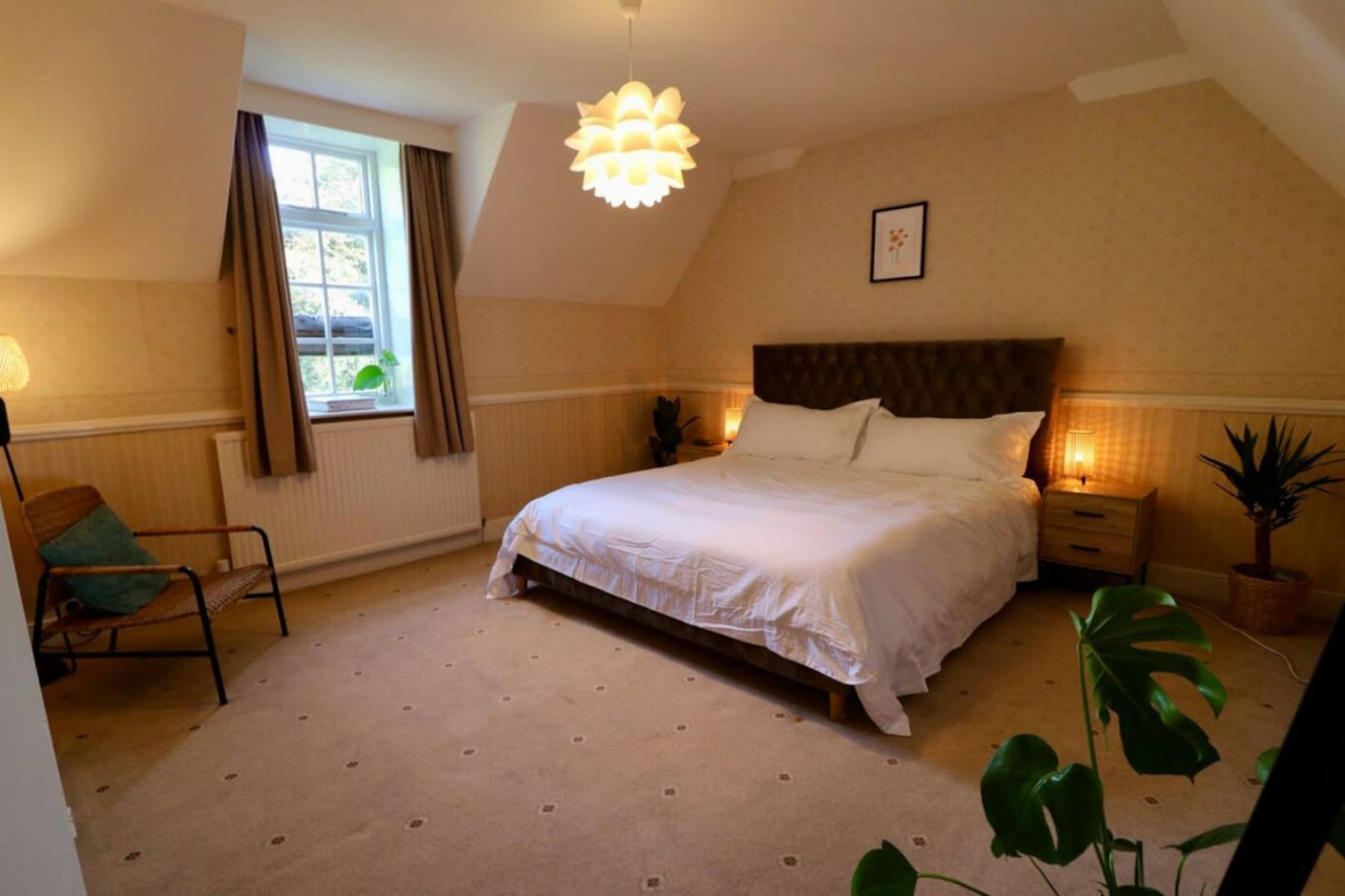 Garden view top-floor room