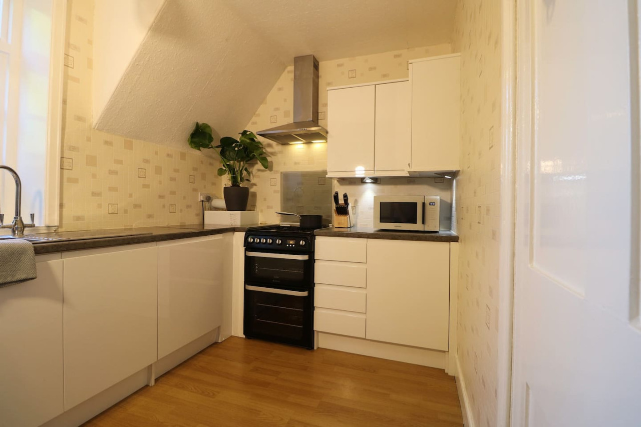 Quiet Manor Room with En-suite