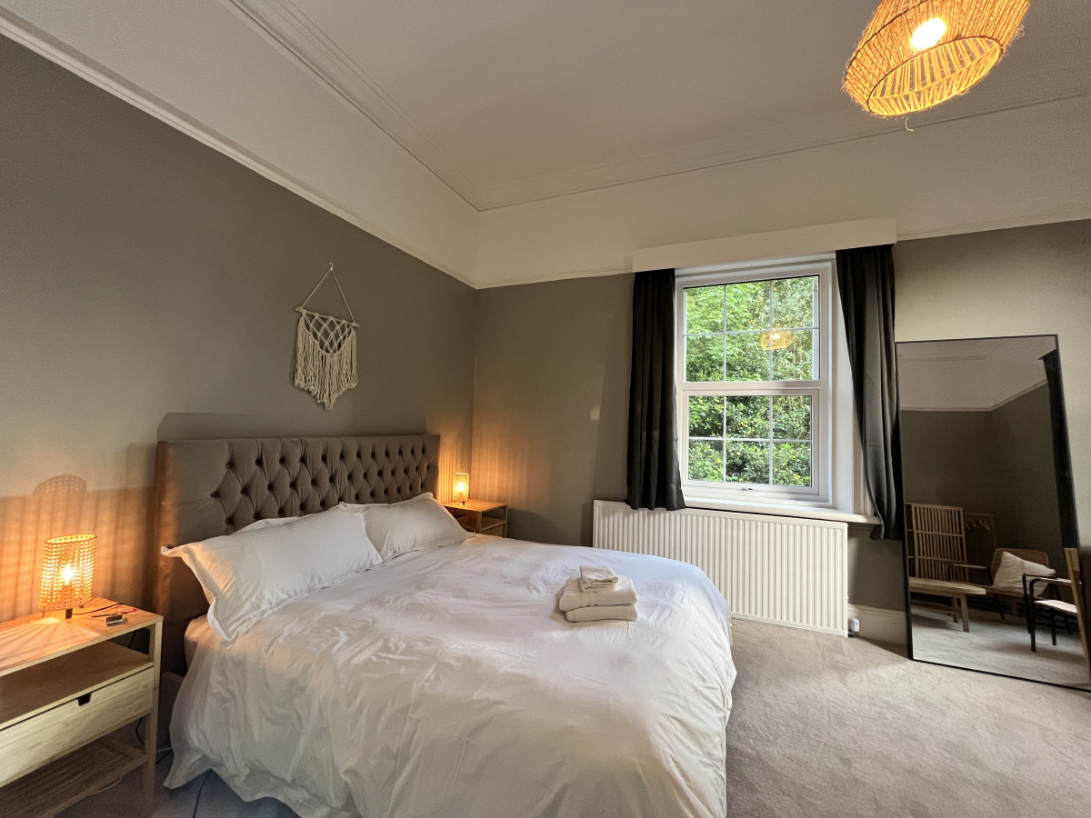 Suite with bathroom and desk