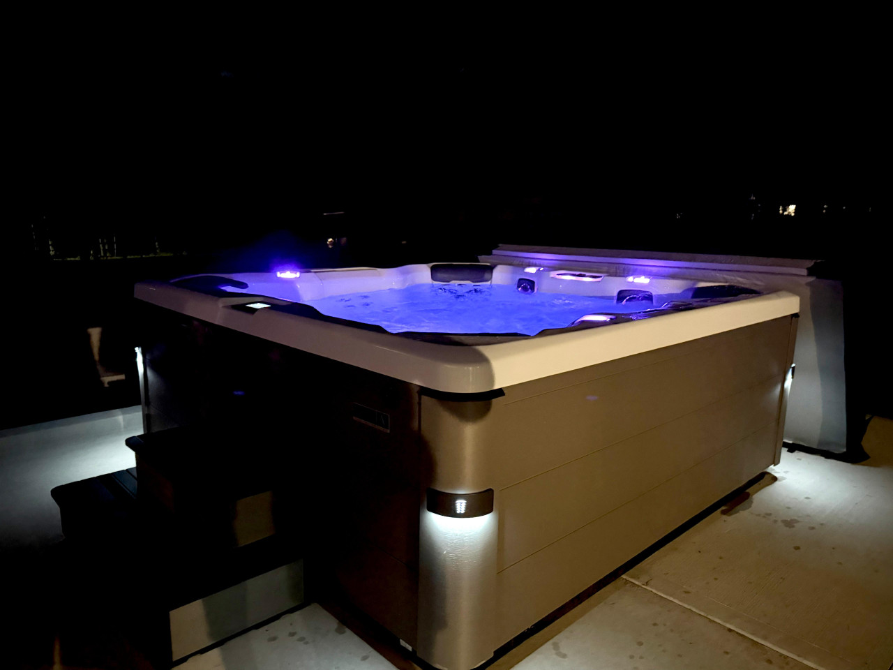 Hot Tub And Pool Access - Beautiful Ranch Villa Retreat - Durham, NC
