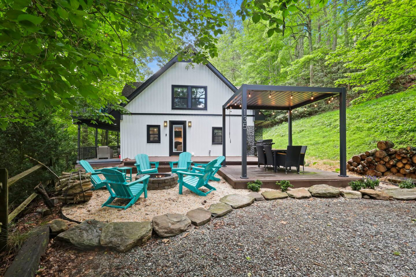 Relaxing Cozy Cottage Near River & Park, 3BR - 2BA