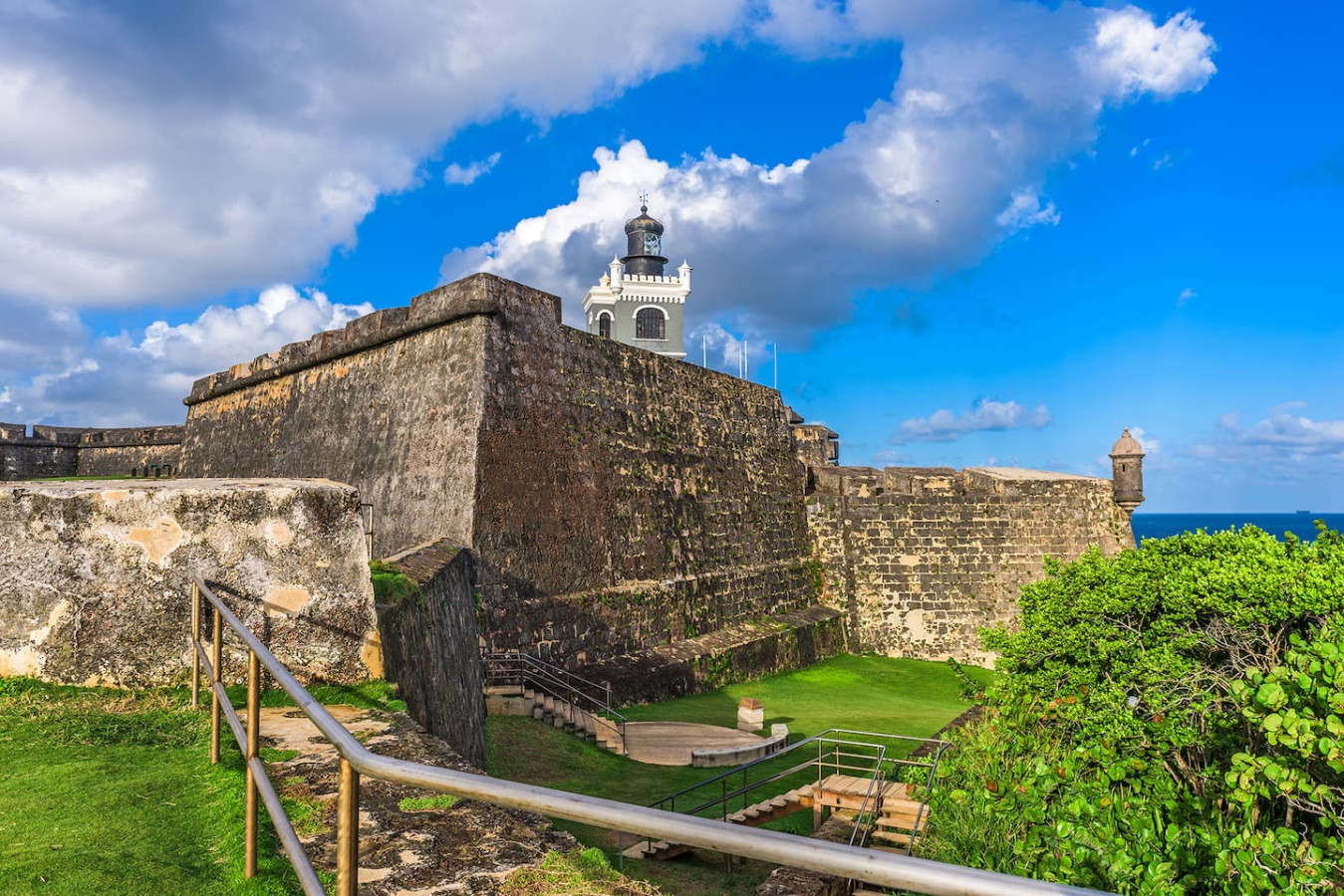 Exterior of El Morro fortress and its lighthouse — Ocean Sol Historic Old San Juan